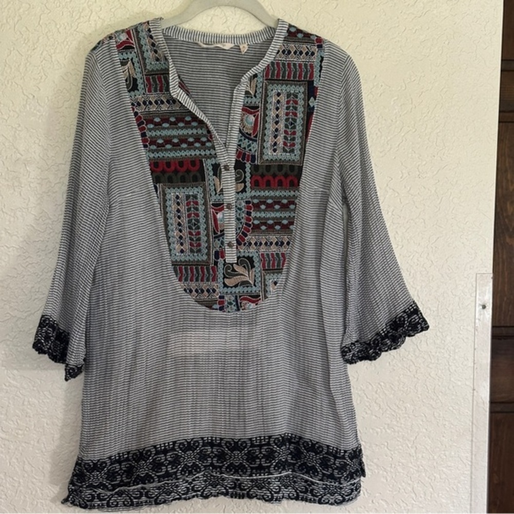 Soft Surroundings Embroidered Tunic Top Womens S Grey‎ Striped Boho 3/4 Sleeve - Picture 3 of 16